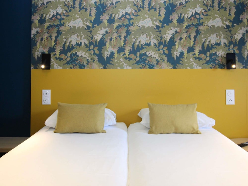 Standard Room, 2 Twin Beds - Photo 3
