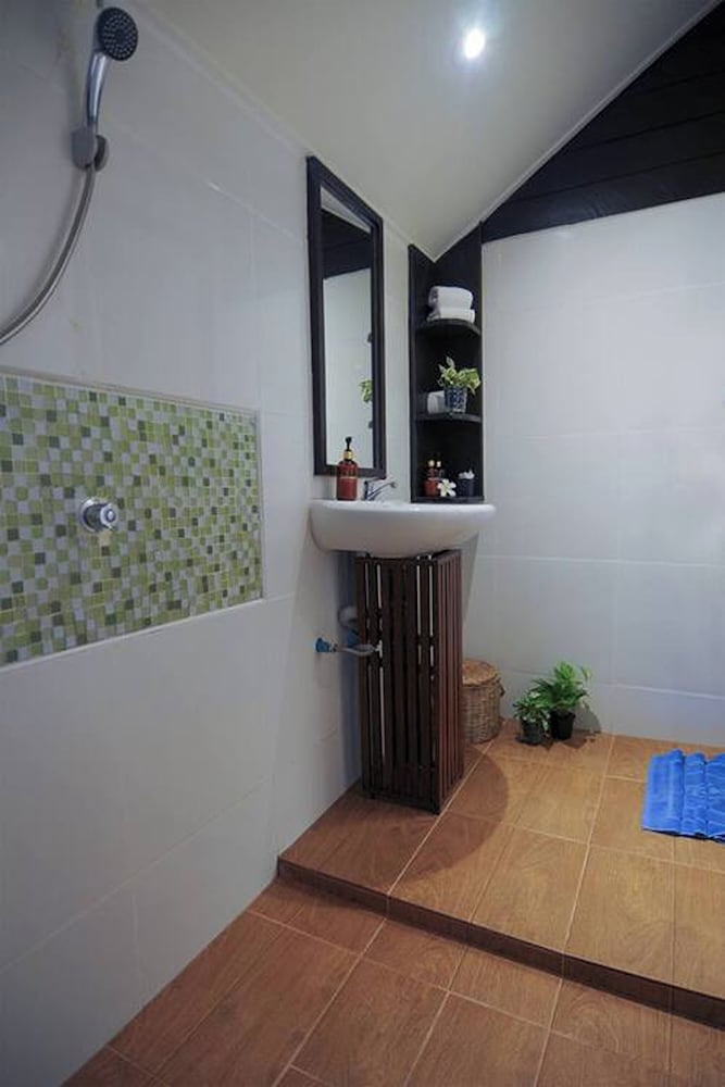 Standard Double Room - Photo 8