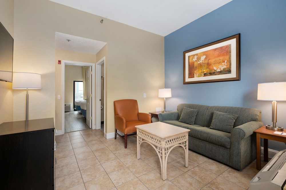 Suite, City View (2 Queens/Sofa, No pets allowed) photo 2