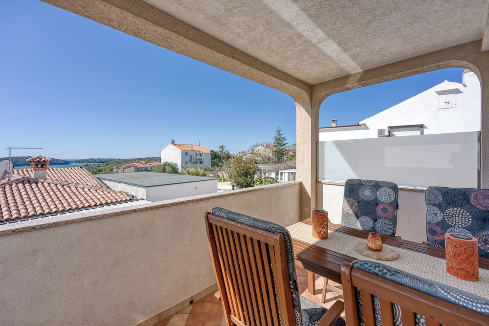Family Apartment, Multiple Bedrooms (Apartment Jakara 2)