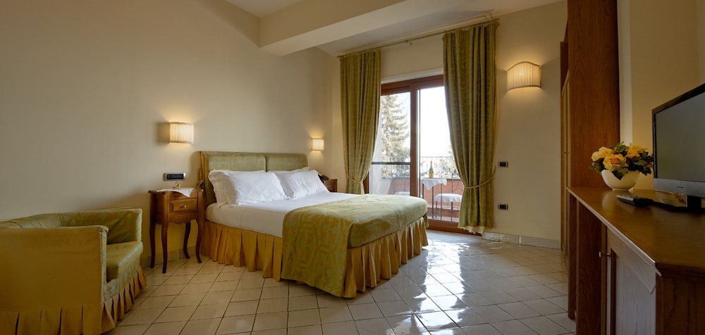 Classic Room, Terrace, Sea View - Photo 3