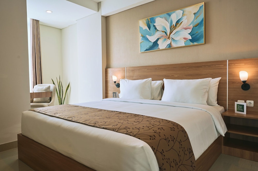 Executive Suite - Photo 1