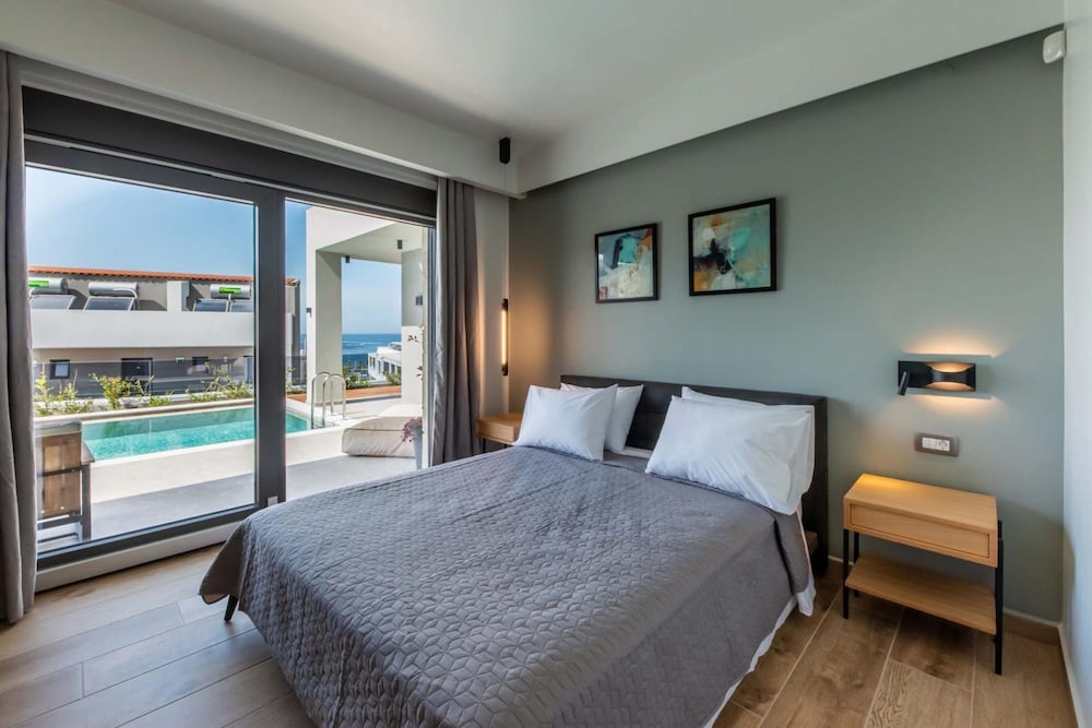 Villa Luna I 100m to Sea Free Heated Pool, Foto 4