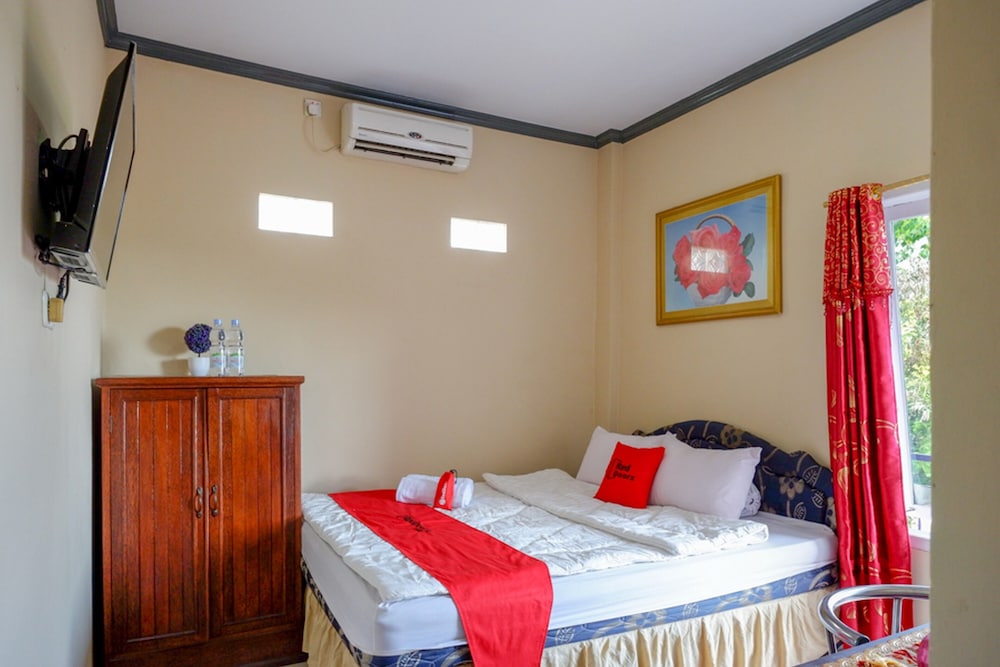 Double Room (Reddoorz) photo 1