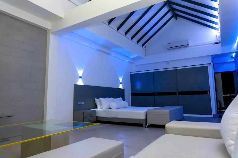Deluxe Double Room, 1 King Bed, Balcony, Sea View photo 1