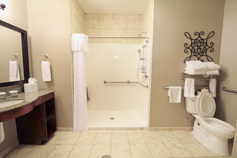 Suite, 2 Queen Beds, Accessible, Non Smoking - Photo 3