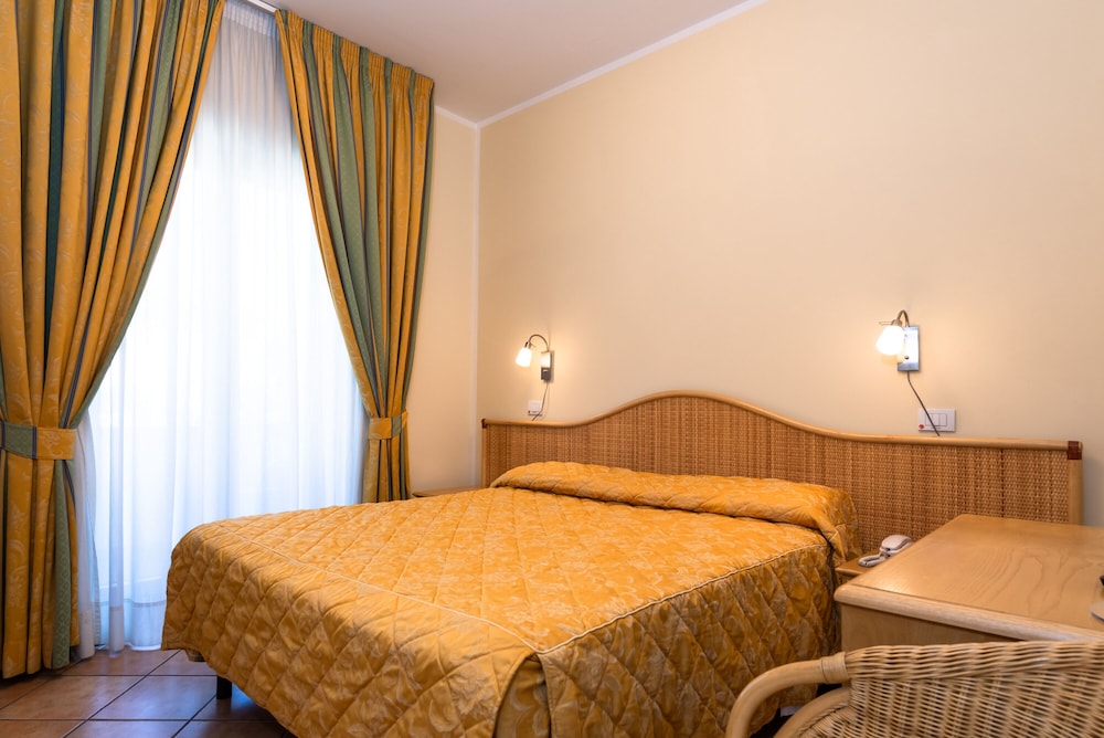Basic Double or Twin Room photo 3