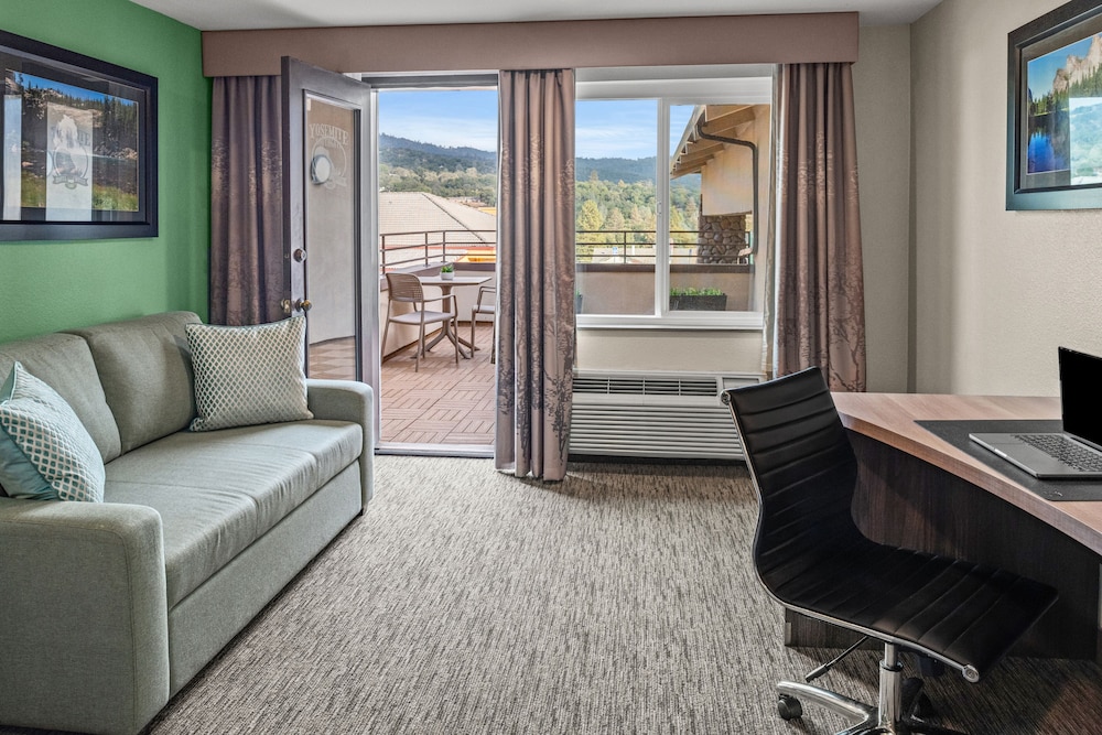 Suite, 1 King Bed with Sofa bed, Balcony photo 2