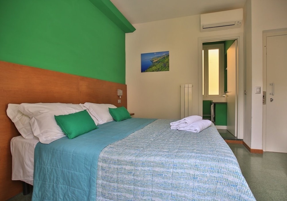 Double Room (Canton) photo 1