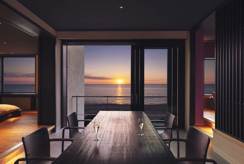 Fushi (Deluxe Oceanfront Suite) - Photo 10