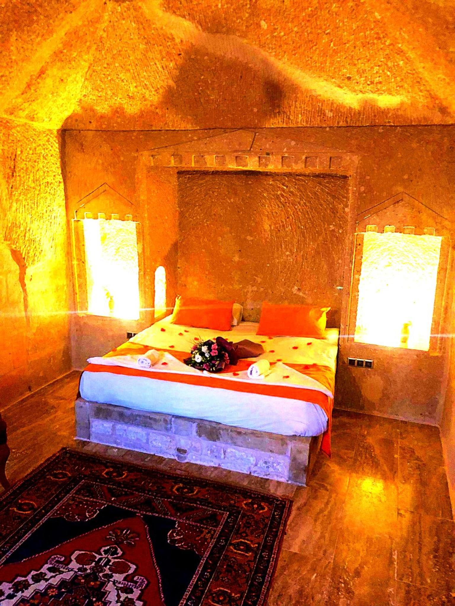 Deluxe King Room photo 1