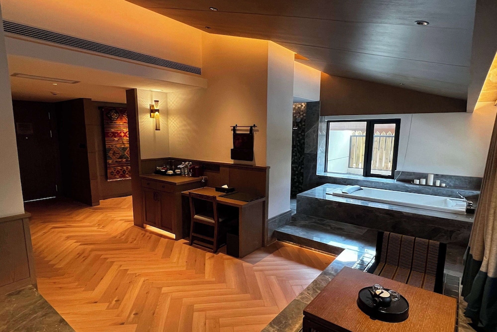 Executive Suite, Non Smoking