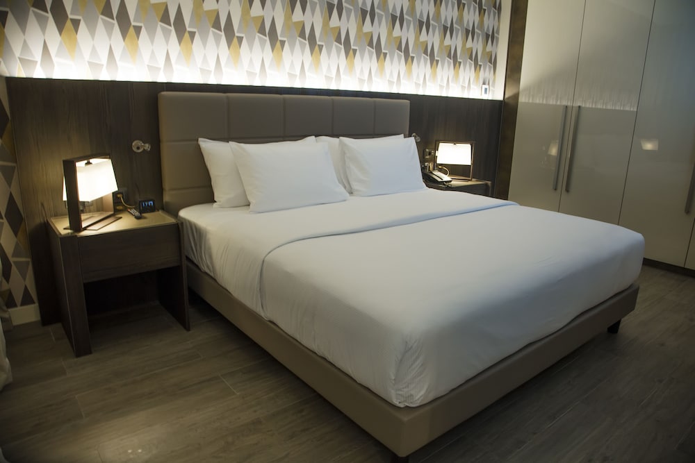 Junior Suite, 1 King Bed - Photo 2