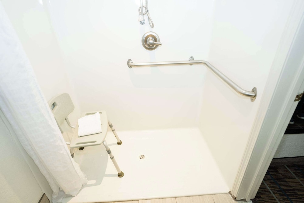 Suite, Multiple Beds, Accessible, Non Smoking - Photo 6