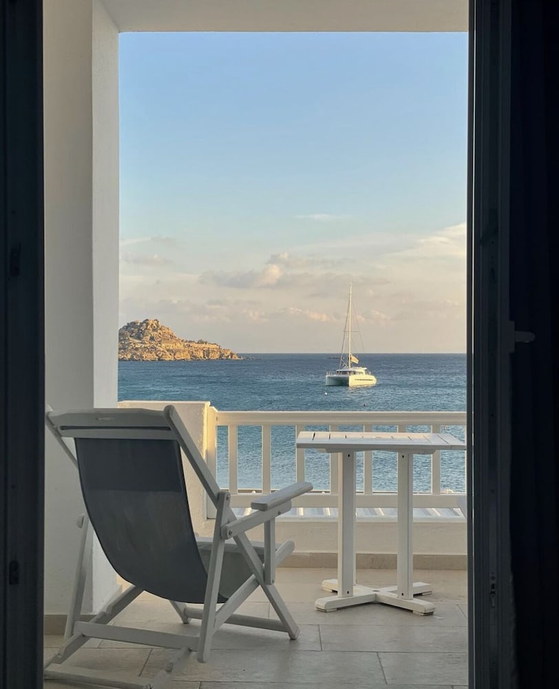 Deluxe Quadruple Room, 1 Bedroom, Sea View, Sea Facing - Photo 9