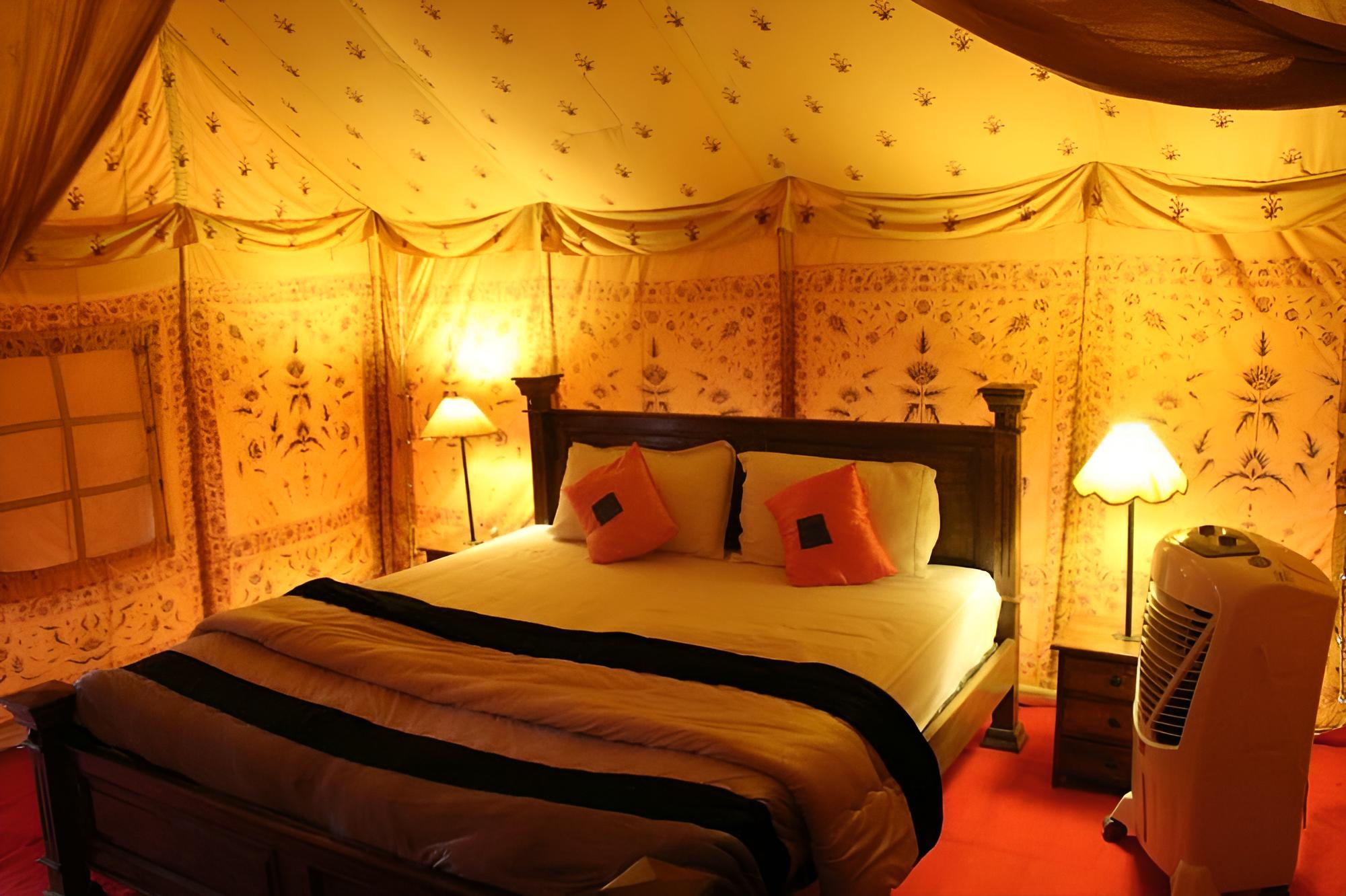 Superior Deluxe Tent photo 2