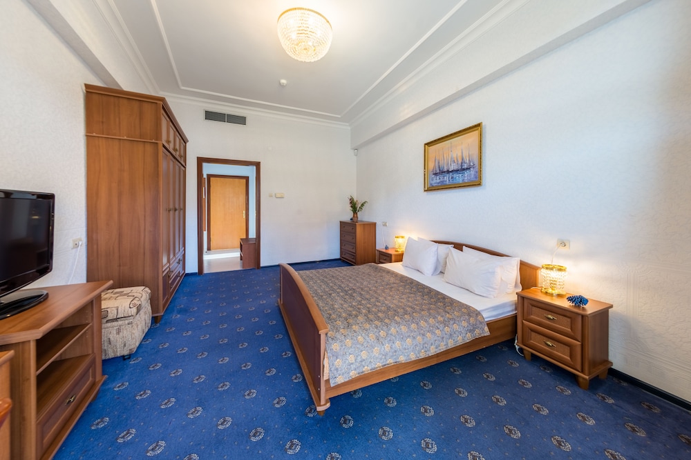 Suite, 2 Bedrooms, Annex Building photo 1
