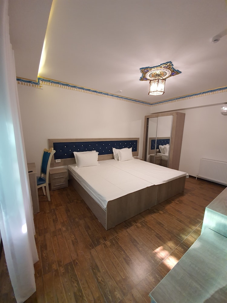 Deluxe Triple Room photo 2
