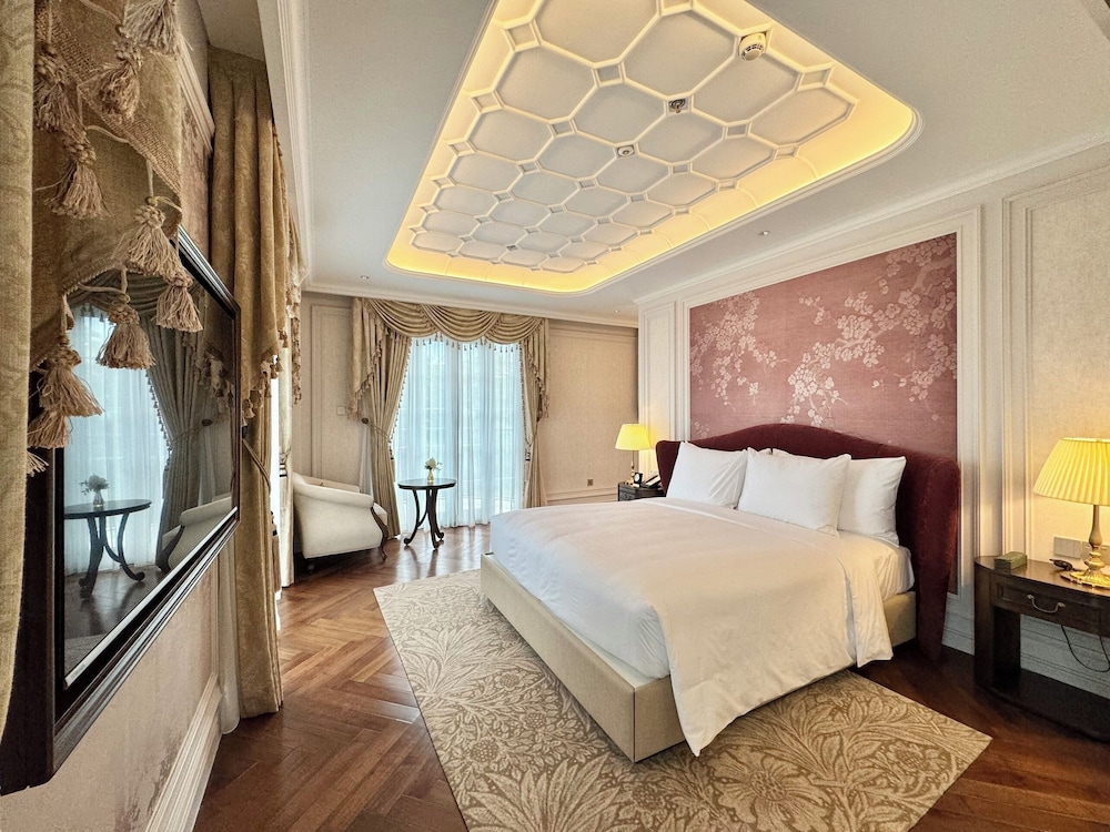 Premier Suite - Photo 3