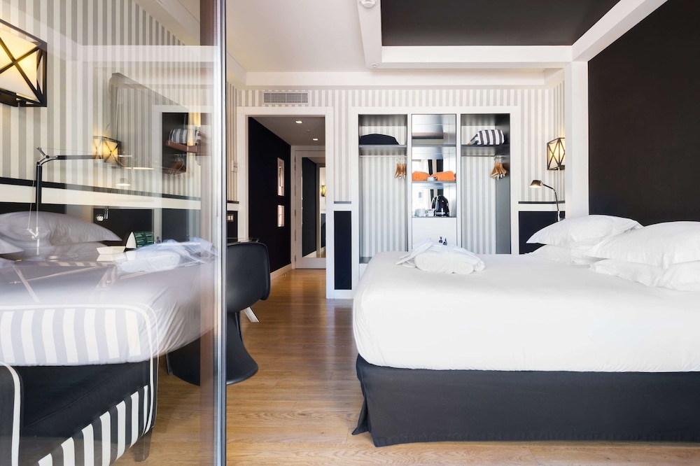 Deluxe Room, Balcony photo 2