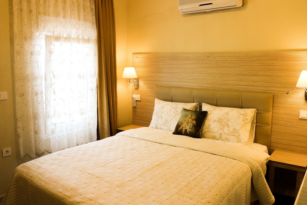Small Double Rooms at Ground photo 2