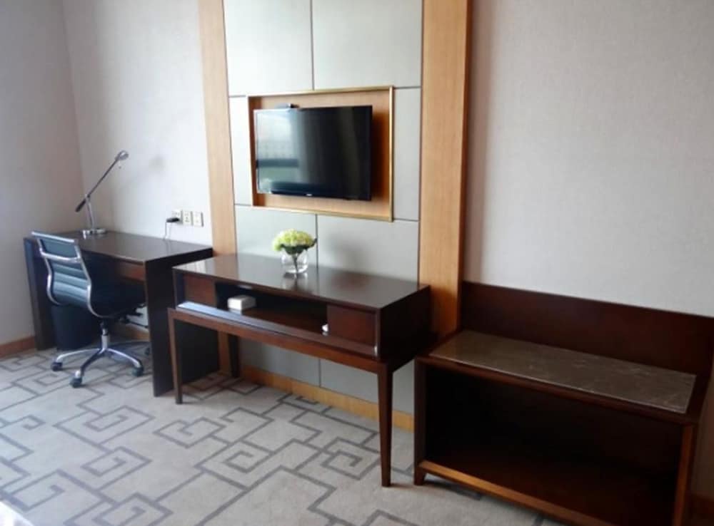 Standard Twin Room, City View photo 2