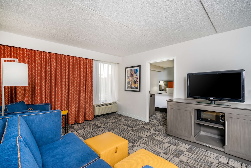 Suite, 1 Bedroom, Non Smoking, Refrigerator & Microwave - Photo 1