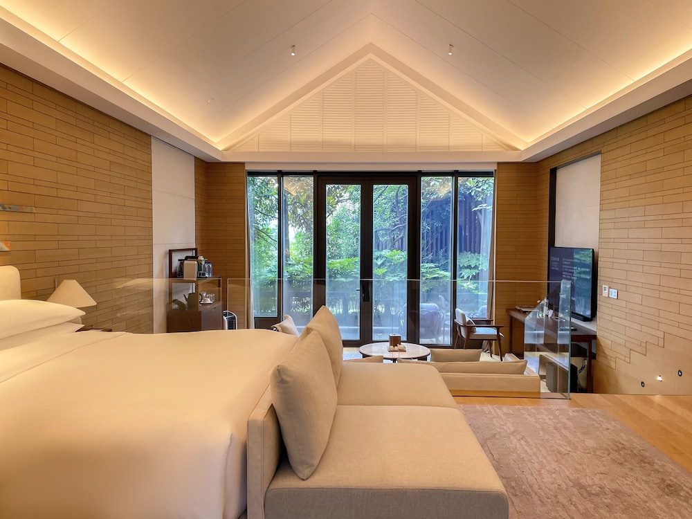 Deluxe Villa, 1 King Bed - Photo 4