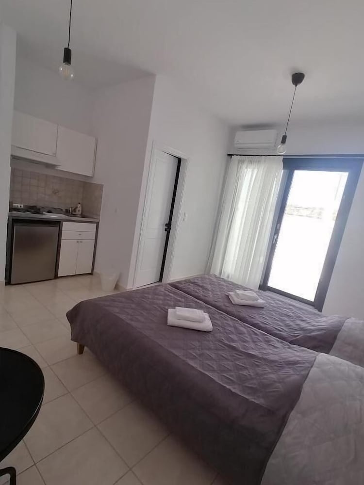 Economy Double or Twin Room, Garden View photo 2