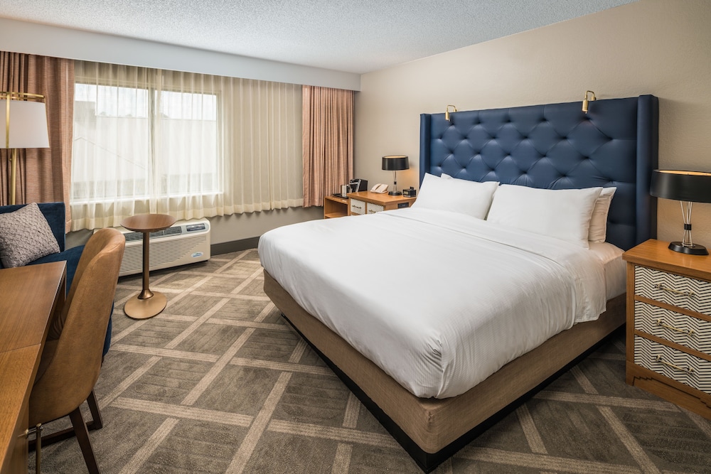 Room, 1 King Bed, Non Smoking - Photo 2