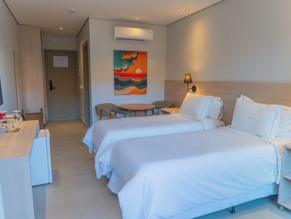 Deluxe Suite, 2 Twin Beds photo 1