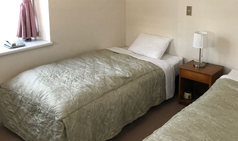 Basic Twin Room - Photo 1