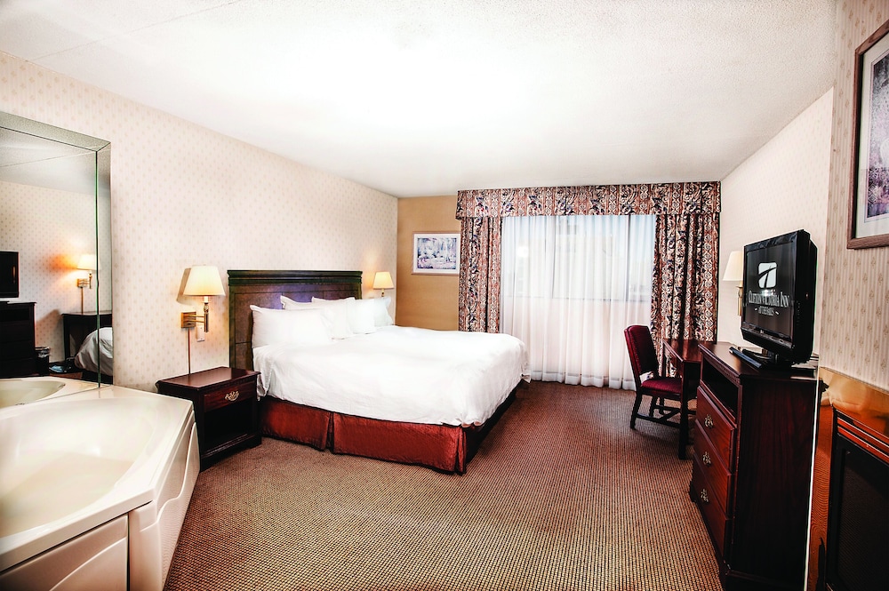 Superior Room, Jetted Tub