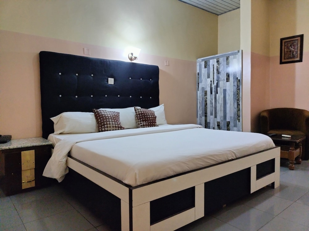 Standard Double Room - Photo 3