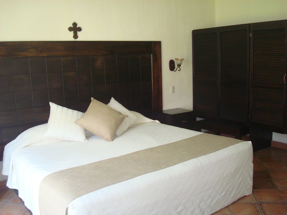 Room, 1 King Bed photo 1