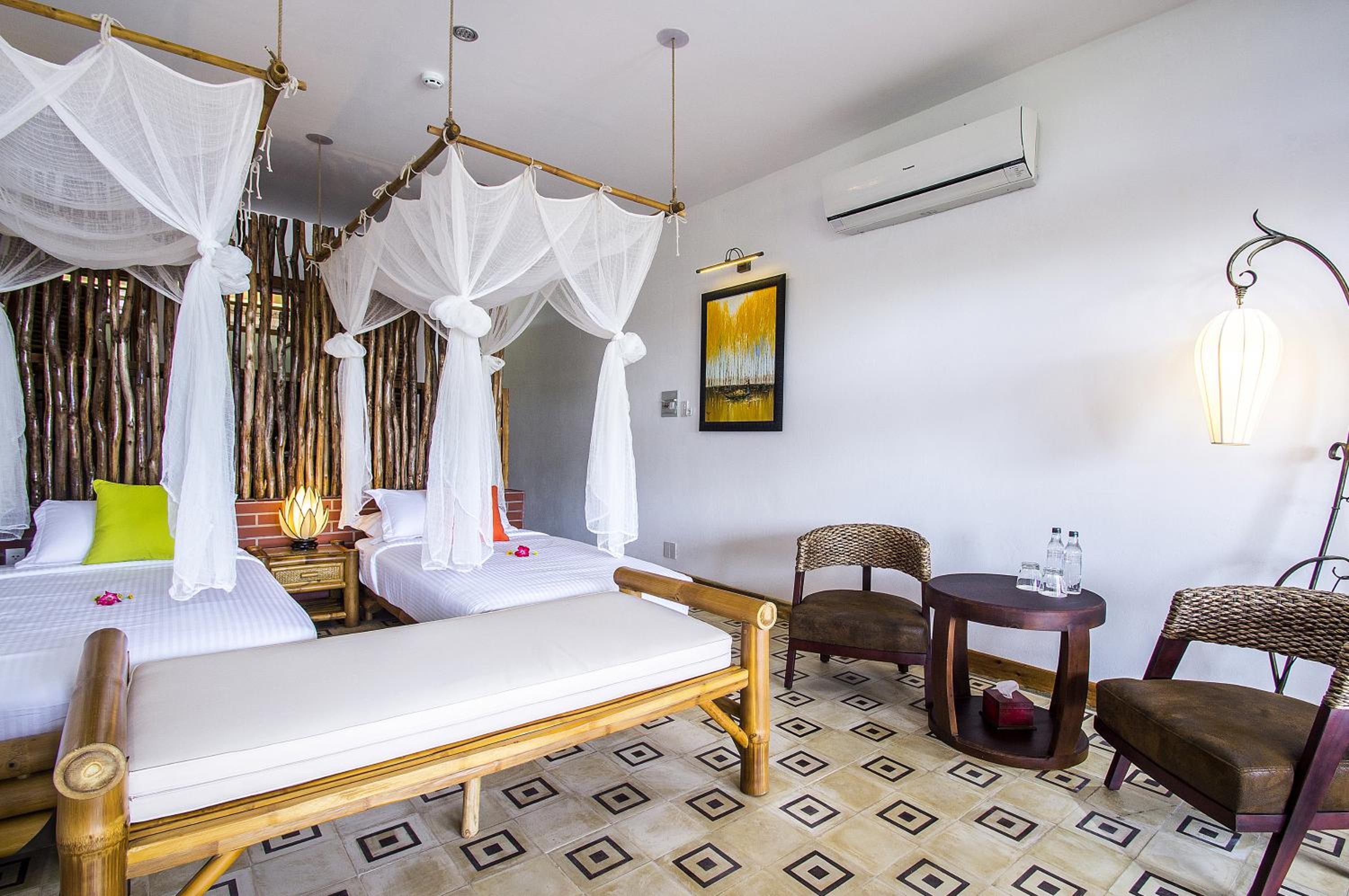 Twin Room with Pool View photo 1