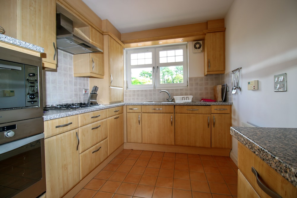 Luxury Apartment, 2 Bedrooms, Accessible (2E, Traquair) photo 3