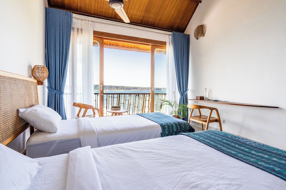 Deluxe Room, 2 Twin Beds, Sea View