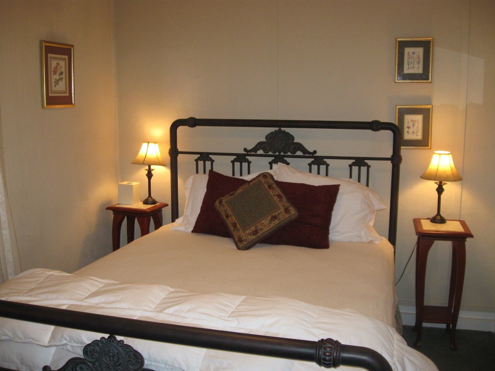 Double Room, Shared Bathroom photo 3