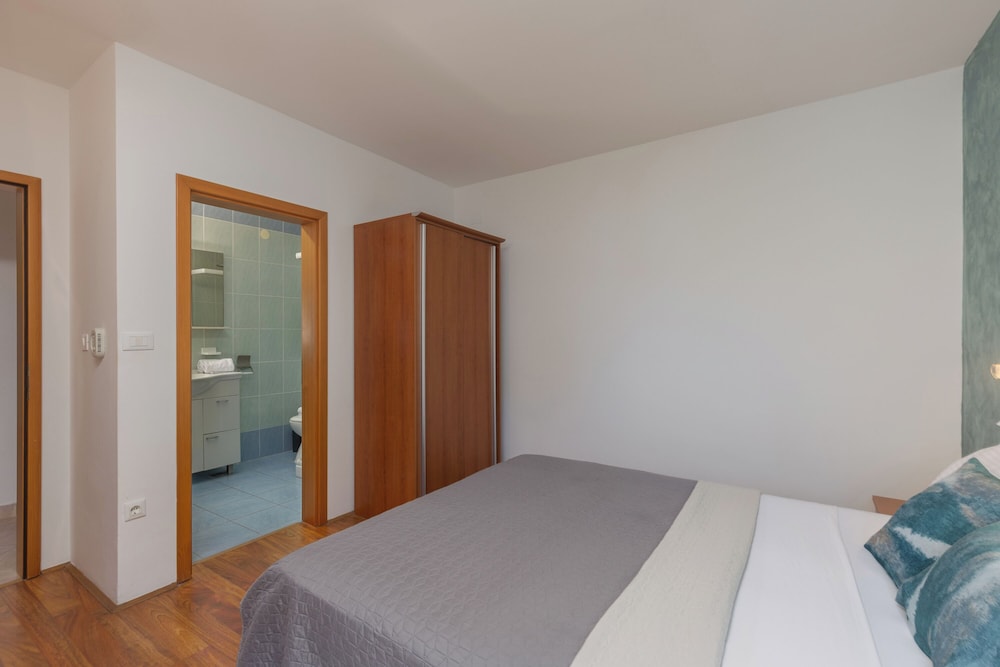 Family Apartment, 2 Bedrooms, 2 Bathrooms, Sea Facing (Family Resort Santa Maria Ii)