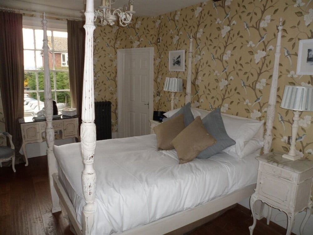 Deluxe Double Room, Ensuite (Evangeline) photo 2