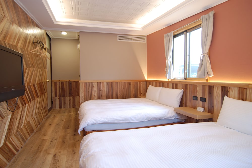 Twin Room, 2 Double Beds photo 3