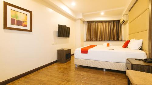 Deluxe Room - Photo 8