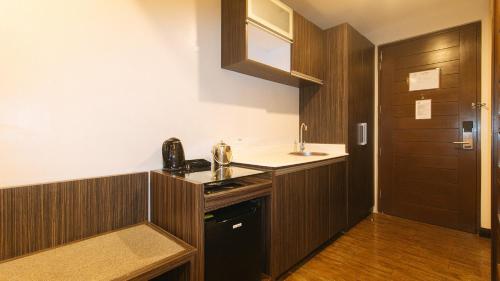 Deluxe Room - Photo 11