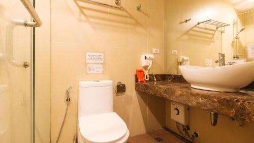 Family Room - Photo 12