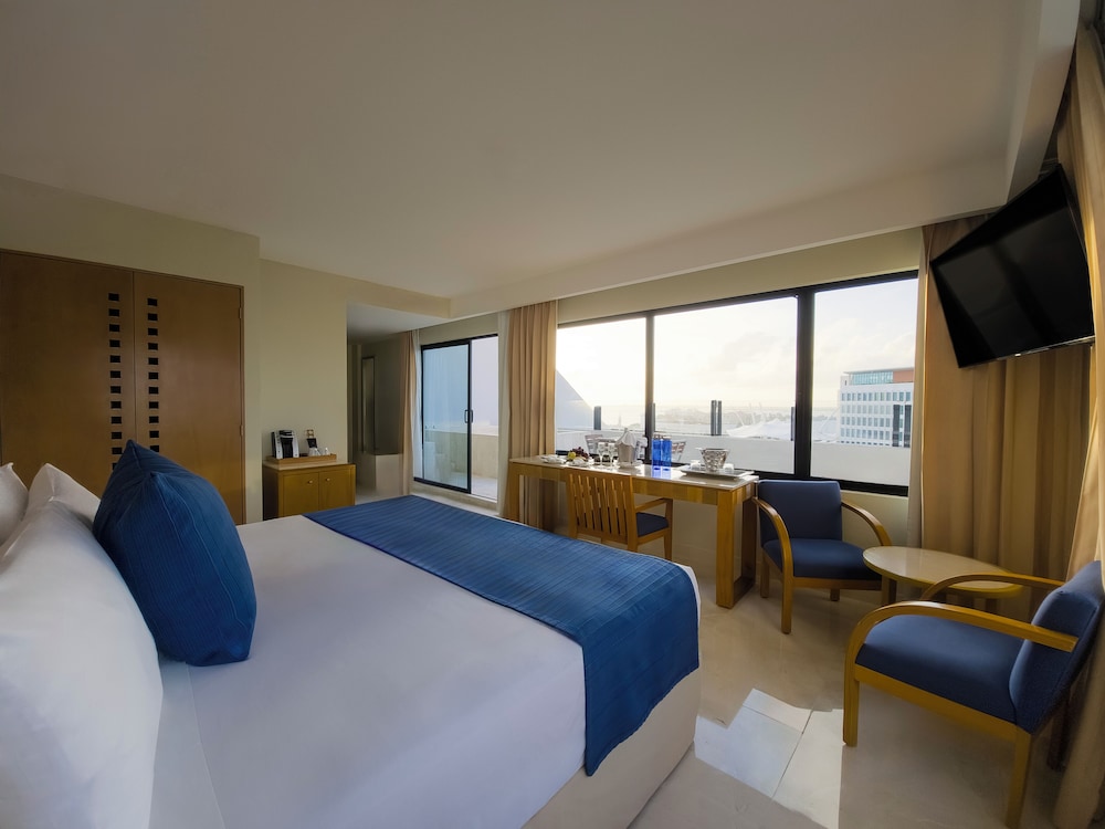 Honeymoon Room - Photo 5