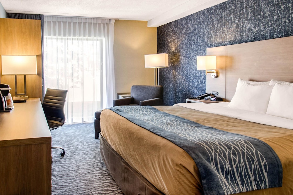 Room, 1 King Bed, Non Smoking (Ground Floor) - Photo 3