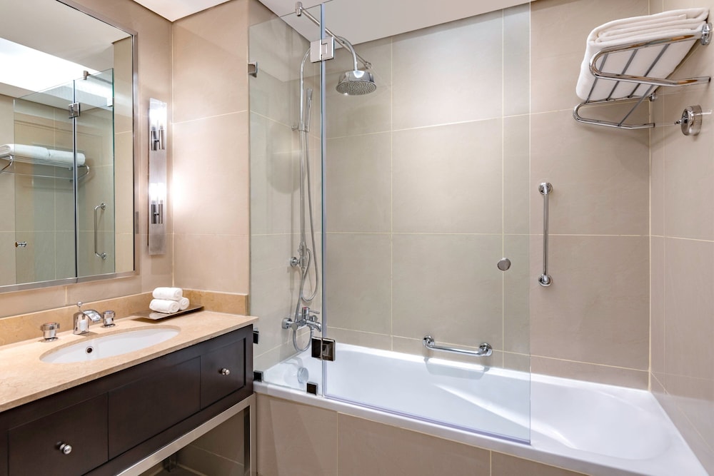 Junior Suite, 1 King Bed, Sea View - Photo 3