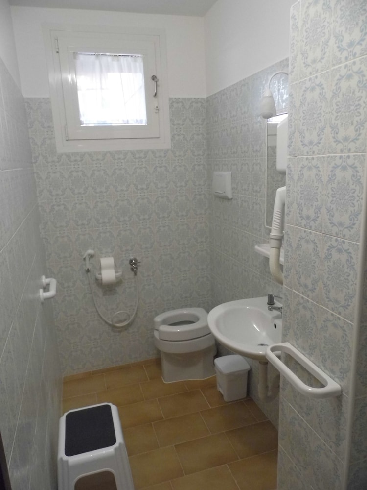 Standard Apartment, Mobility Accessible, Garden Area photo 3