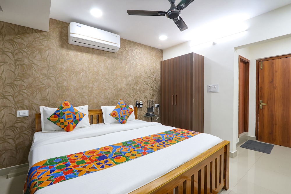 Deluxe Room, Smoking